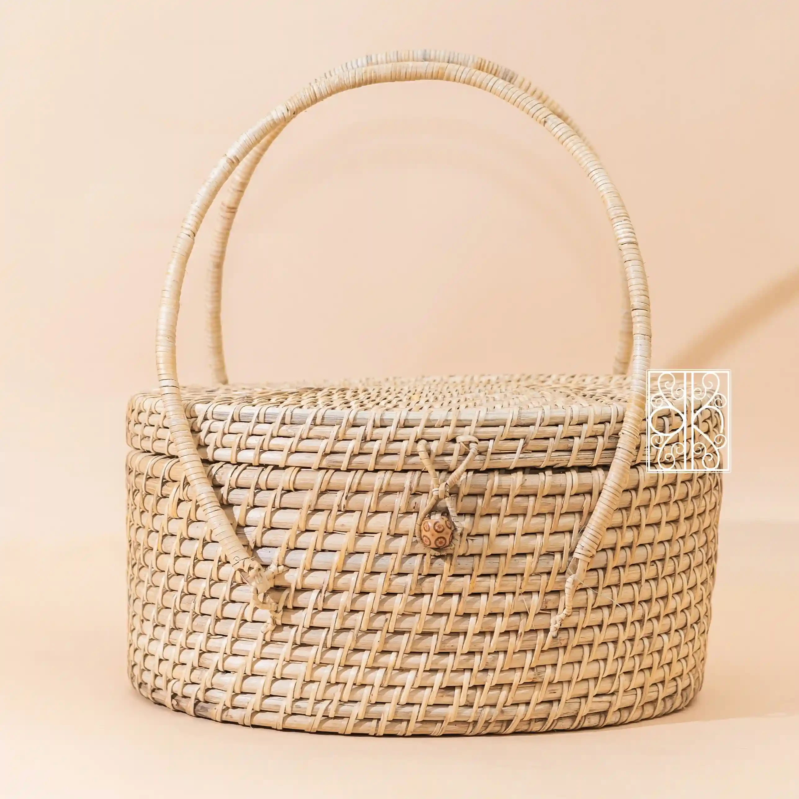 Large Bamboo basket with Lid