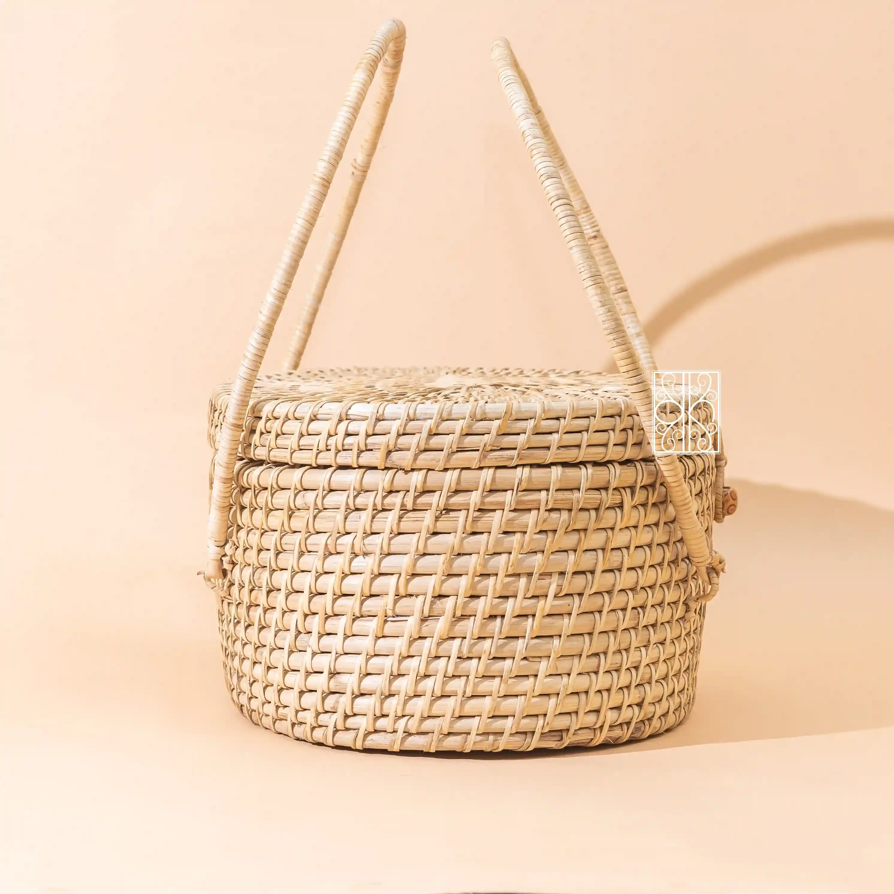Large Bamboo basket with Lid