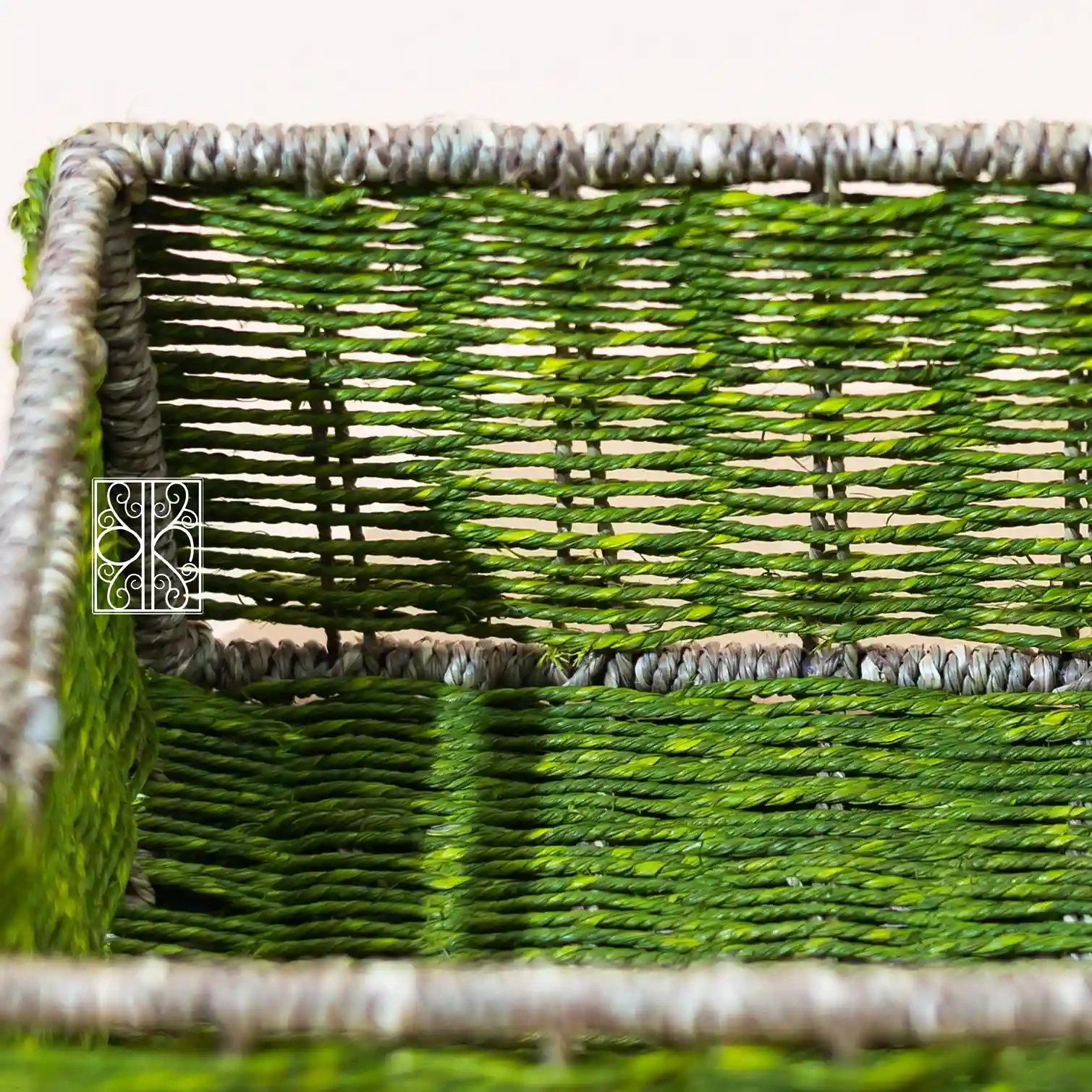Alt text for image 1