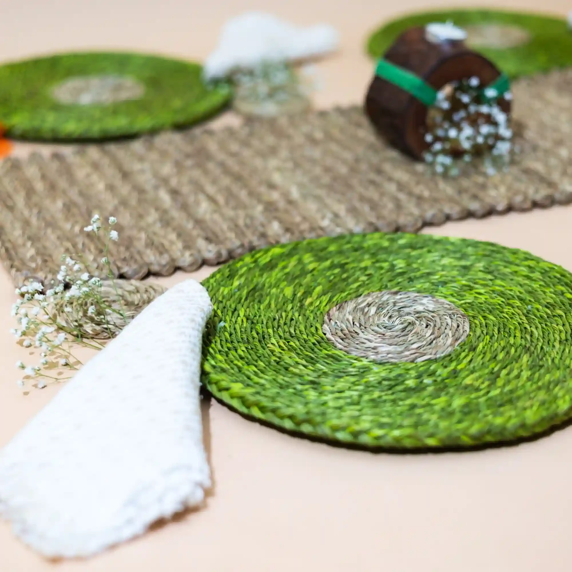 Sabai Grass Dinning Table Decor